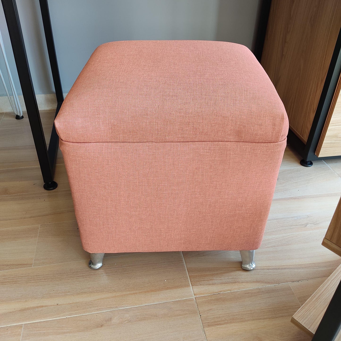 Mueble Puff en Tela Vértigo